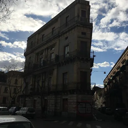 Bed & Breakfast Platamone Aeroporto di Catania Fontana Rossa